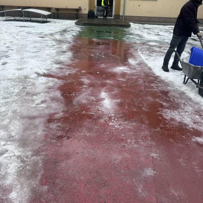 Mindszenthy Ált isk udvara