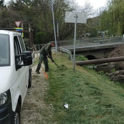 árokpart kaszálás-gyűjtés