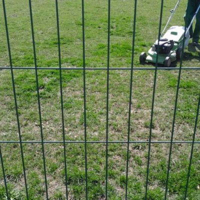 fűnyírás lévai u-i kutyafuttatóban