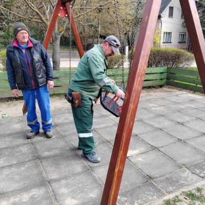 játszóeszköz ellenőrzés Máriavölgy u-i játszótéren