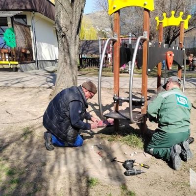 játszóeszköz javítás Zippel-Zappel óvodában (1)